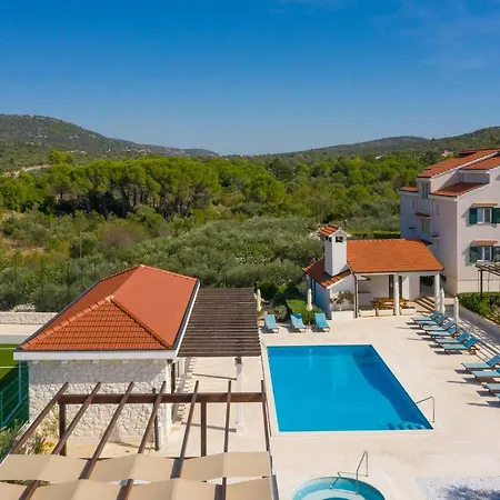 Villa Diva Holiday House-2
